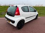 Peugeot 107 1.0-12V XR / AIRCO / 5-DEURS / BLACK WHEELS, Auto's, Peugeot, Voorwielaandrijving, Stof, Gebruikt, Zwart
