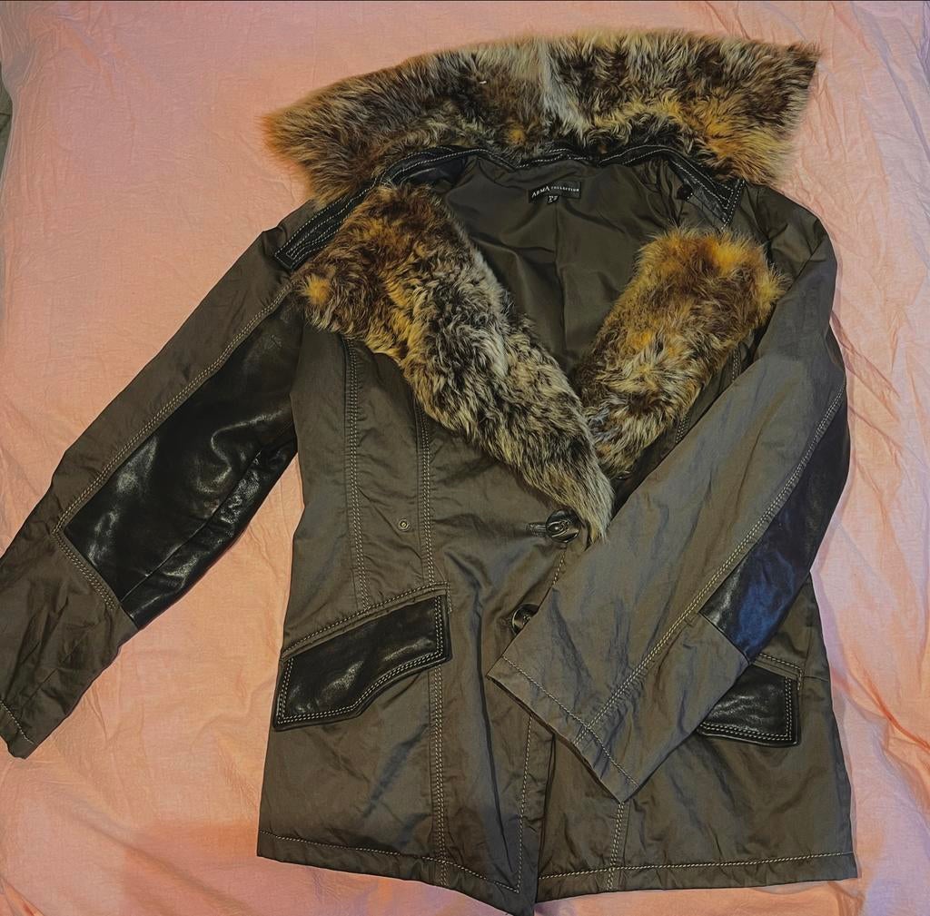 ARMANI COLLECTION mid-season jas met bontkraag, Kleding | Dames, Jassen | Winter, Ophalen of Verzenden, Gedragen, Maat 42/44 (L)