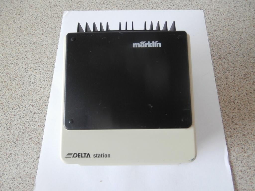 Marklin Delta station Digitaal besturing 6607, Ophalen of Verzenden, Zo goed als nieuw, Märklin, Transformator of Voeding
