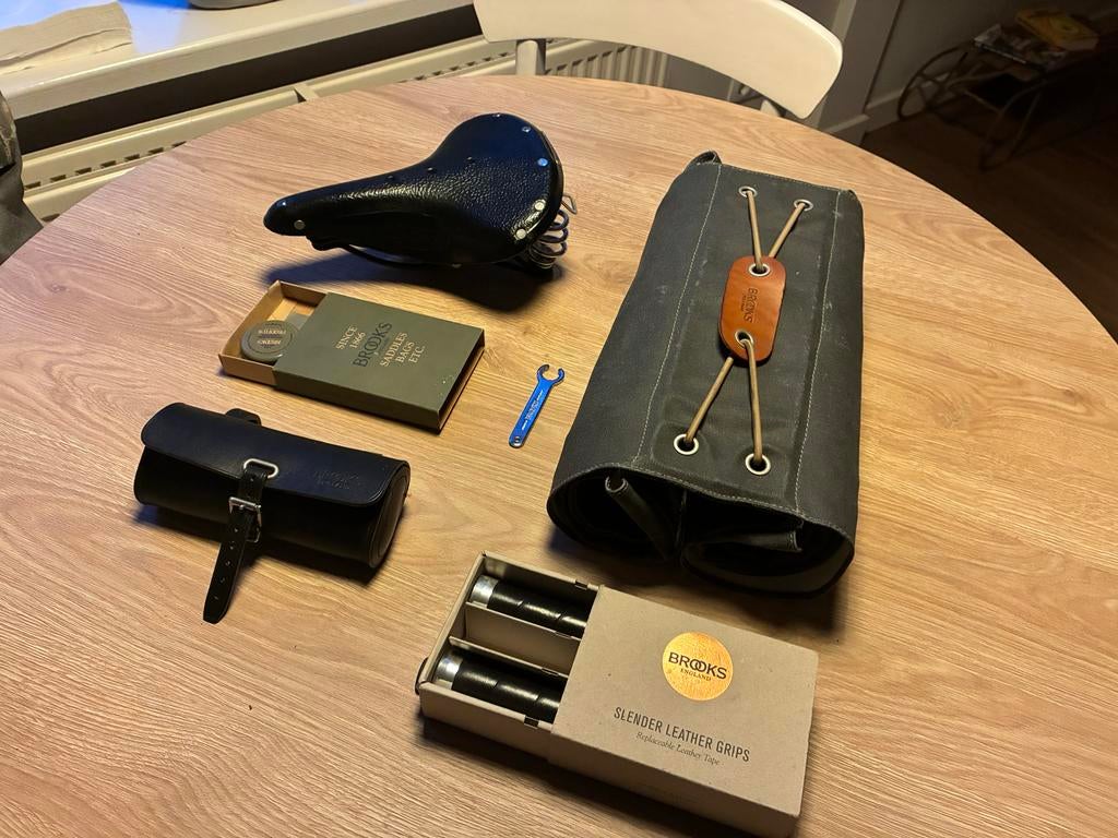 Brooks zadel, zadeltas, handgrepen en panniers, Ophalen of Verzenden, Zo goed als nieuw, Zadel