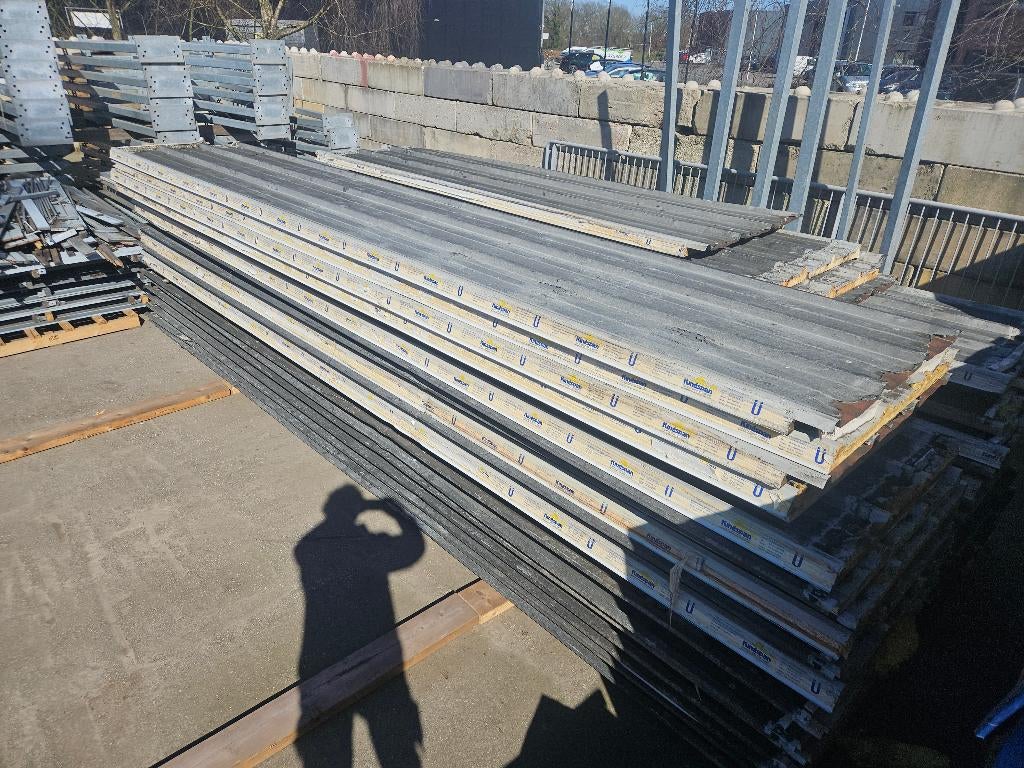 Geïsoleerde dak platen Kingspan sandwichpanelen ( 258 ), Doe-het-zelf en Verbouw, Platen en Panelen, Ophalen, 50 tot 100 mm, Zo goed als nieuw