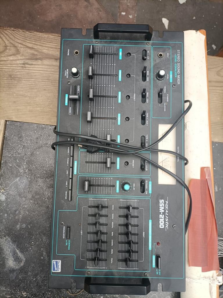 Realistic SSM-2100 Stereo Sound Mixer Mengpaneel, Ophalen of Verzenden, Gebruikt, Minder dan 5 kanalen, Microfooningang