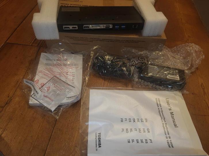 Toshiba PA5116E-1PRP, Computers en Software, Netwerk switches, Nieuw, Ophalen of Verzenden