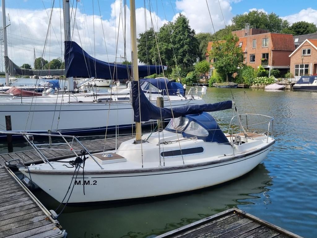 Hurley 700 Zeilboot incl Tohatsu motor, Watersport en Boten, Kajuitzeilboten en Zeiljachten, Ophalen, Gebruikt, 6 tot 9 meter