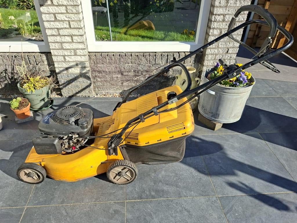 Grasmaaier Stiga motormaaier, Ophalen, Cirkelmaaier, Gebruikt, Opvangbak