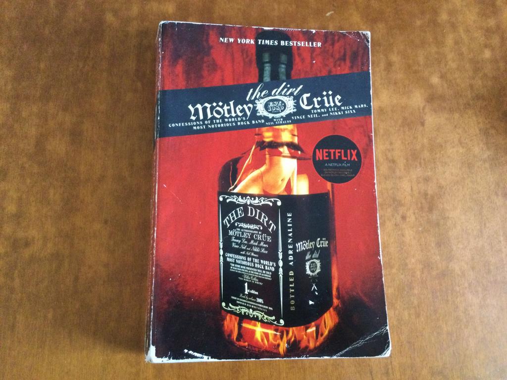 Boek Motley Crue, Boeken, Ophalen of Verzenden, Gelezen, Artiest
