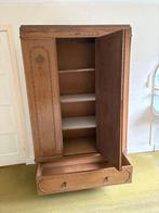 Antieke kledingkast met spiegel en ornamenten, Antiek en Kunst, Antiek | Meubels | Kasten, Ophalen