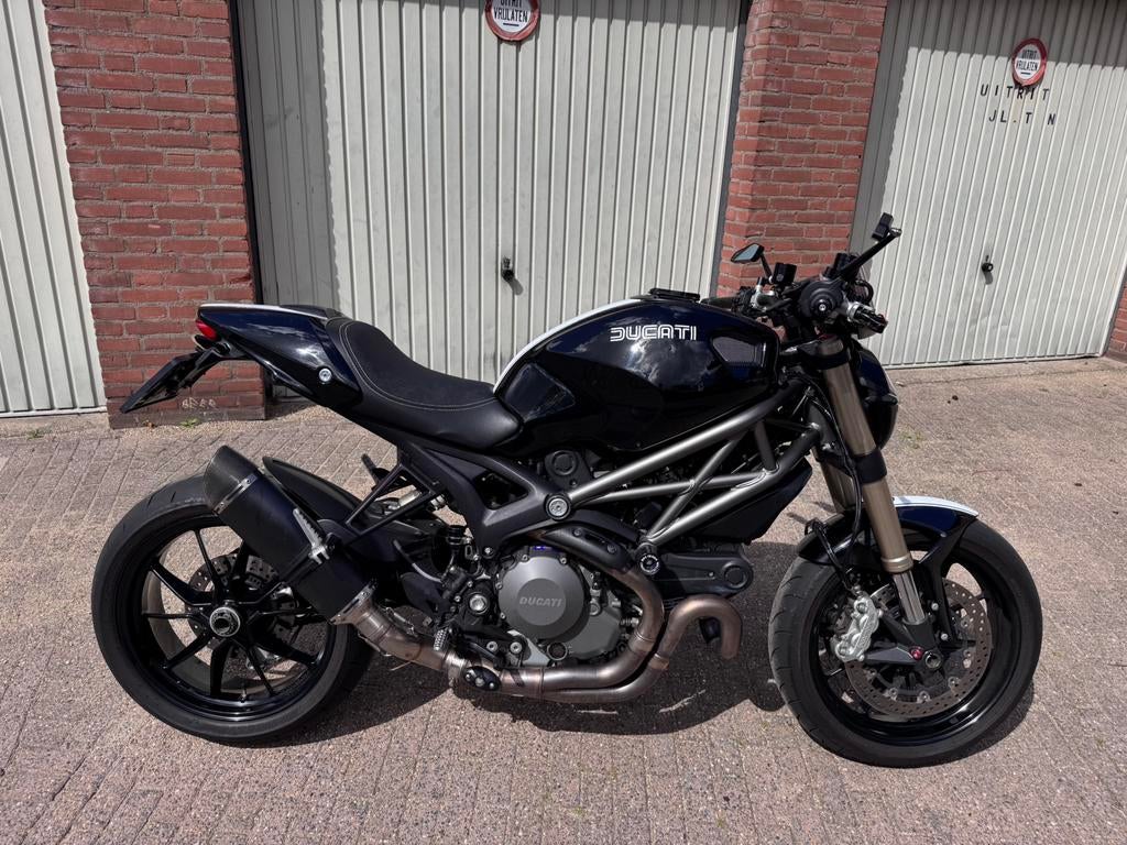 Prachtige Ducati Monster 1100!, 2 cilinders, Motorrijbewijs A, Particulier, Handgeschakeld