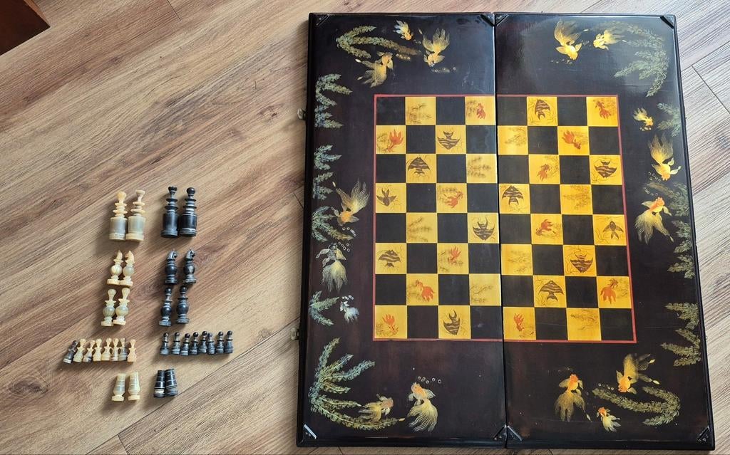 Vintage handgeschilderd schaak en backgammon bord, Een of twee spelers, Ophalen, Gebruikt