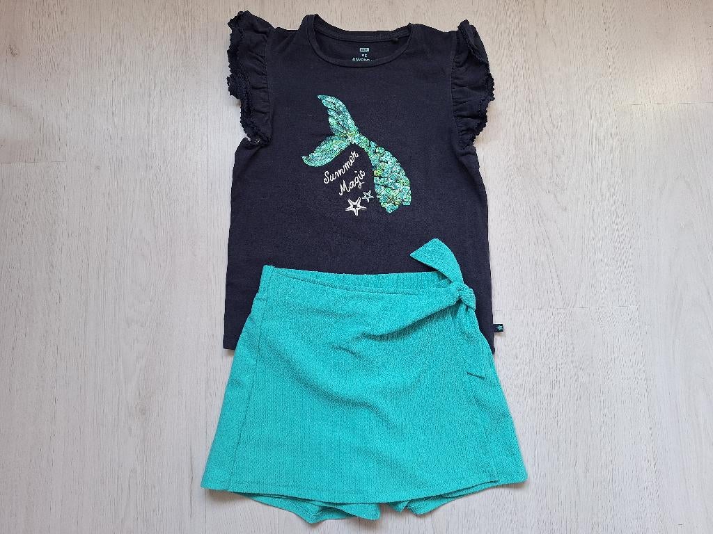 Set blauw t-shirt en groen broekrokje van WE, maat 134/140, Gebruikt, Meisje, Ophalen of Verzenden, Setje
