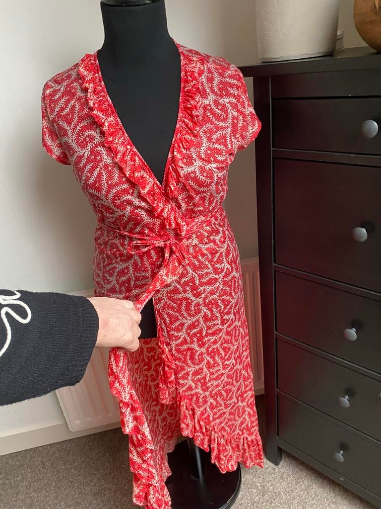 Bindi overslagjurk maat 38, Kleding | Dames, Ophalen of Verzenden, Gedragen, Maat 38/40 (M), Rood
