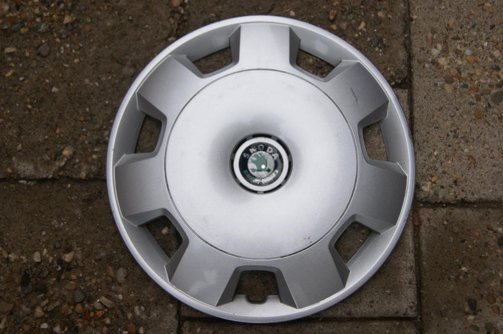 1 losse originele wieldop Skoda Fabia 14 inch (Model 1), Auto diversen, Ophalen of Verzenden, Gebruikt