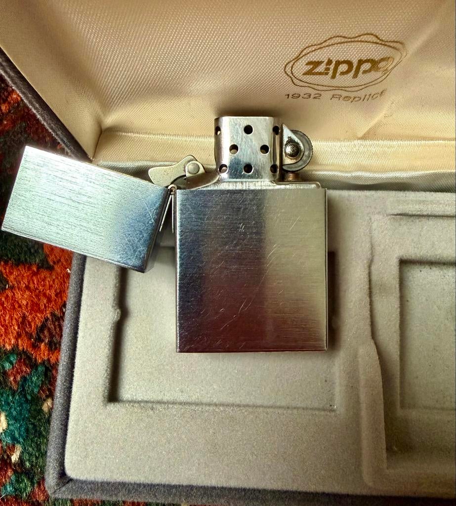 Zippo 1932 Replica Aansteker in originele doos, Verzamelen, Ophalen of Verzenden, Zo goed als nieuw, Aansteker