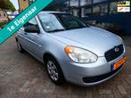 Hyundai Accent 1.4i Dynamic 97pk Sedan Airco Trekhaak 1100kg, Auto's, Voorwielaandrijving, 4 cilinders, Origineel Nederlands, Handgeschakeld