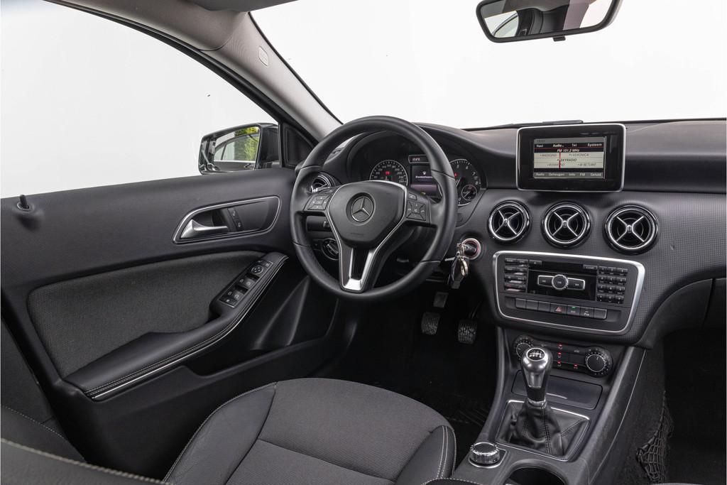 Mercedes-Benz A-Klasse 180 Navi Clima NL auto (bj 2014), Voorwielaandrijving, Gebruikt, 4 cilinders, Handgeschakeld