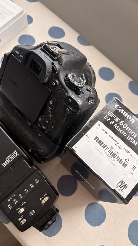 Canon 600D Spiegelreflexcamera met Canon EF-S 60mm Macro Len, Audio, Tv en Foto, Fotocamera's Digitaal, Gebruikt, Spiegelreflex