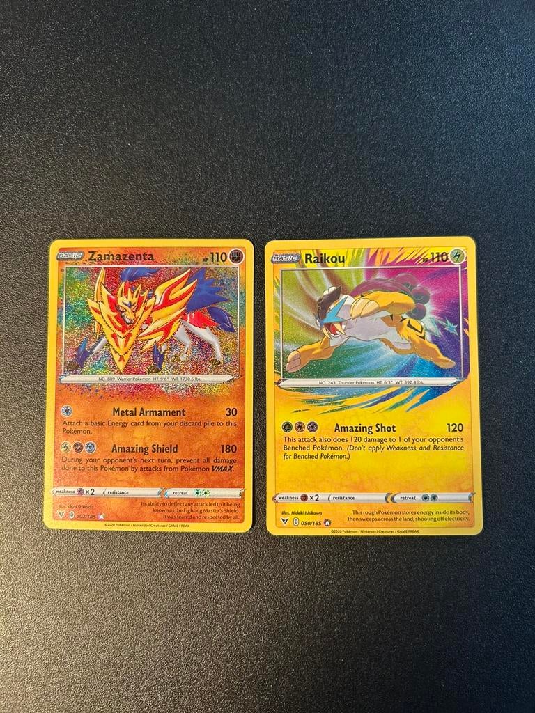 Pokemon kaarten Raikou en Zamazenta, Ophalen of Verzenden, Zo goed als nieuw
