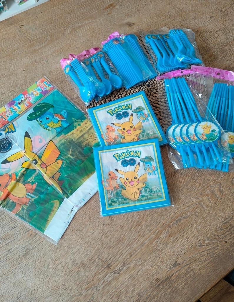 Pokemon set!, Hobby en Vrije tijd, Feestartikelen, Ophalen of Verzenden, Nieuw, Verjaardag
