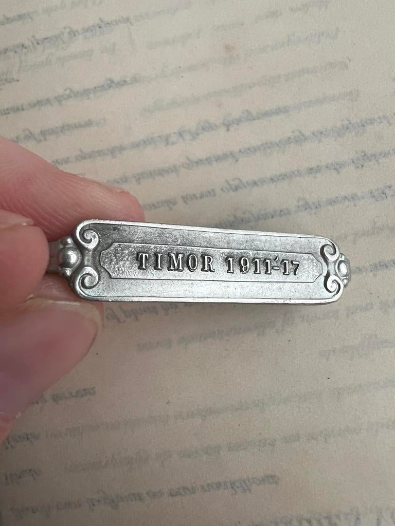 Gesp expeditiekruis Timor 1911-17 KNIL medaille onderscheidi, Verzamelen, Militaria | Tweede Wereldoorlog, Lintje, Medaille of Wings