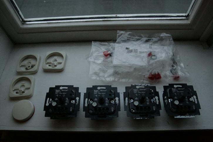 Dimmers 4 stuks Busch, niet voor LED., Doe-het-zelf en Verbouw, Elektra en Kabels, Gebruikt, Schakelaar, Ophalen of Verzenden