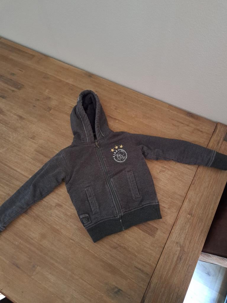 Ajax vest maat 116 - Warm en comfortabel, Ajax, Gebruikt, Trui of Vest, Ophalen of Verzenden