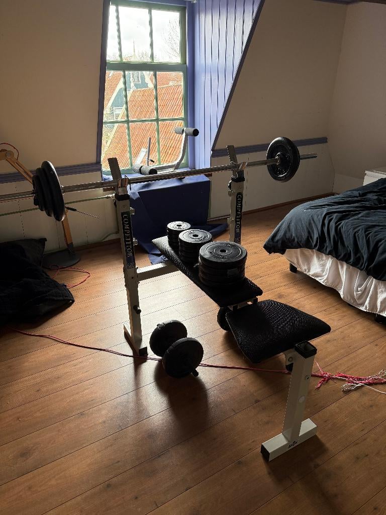 Halterbank Set + Halterstang, Gewichten & Dumbbells (70kg), Sport en Fitness, Fitnessmaterialen, Ophalen, Gebruikt, Rug, Fitnessbank