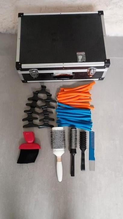 kappers koffer + borstels etc, Ophalen, Föhn of Haardroger