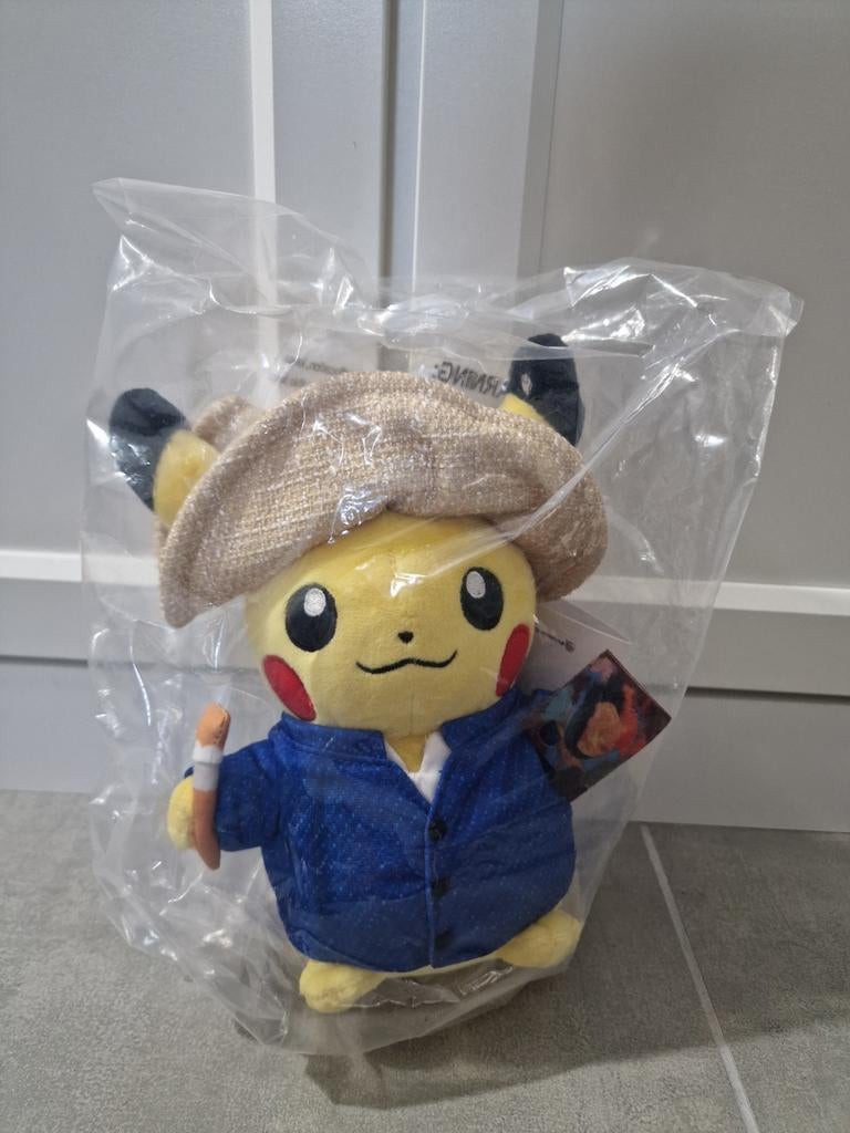 Pikachu Van Gogh Knuffel - Pokémon Center x Van Gogh Museum, Kinderen en Baby's, Geel, Overige typen, Nieuw, Ophalen of Verzenden