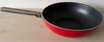 Bieden SMEG Wokpan rood 30cm gebruikt, Ophalen of Verzenden, Gebruikt, Aluminium, Wok