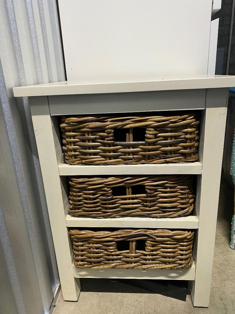 Mooi kastje, Ophalen, 1 of 2 laden, 50 tot 100 cm, Zo goed als nieuw