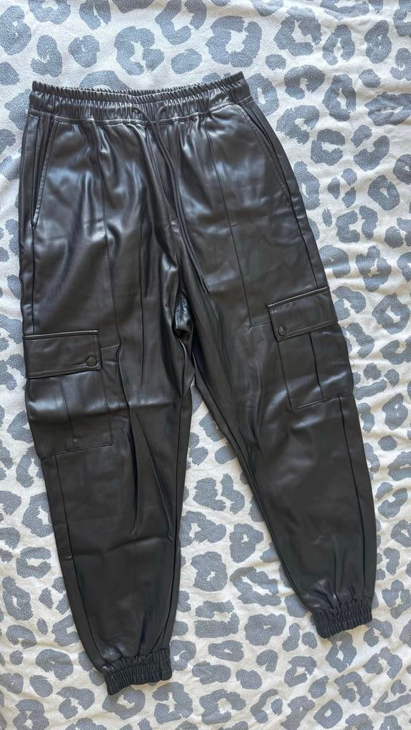 traditionele broek, echt leer, borduurwerk, donker kersenrood | Happy Size