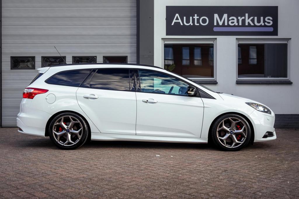 Ford Focus Wagon 2.0 EcoBoost ST-3|Recaro|Camera|Keyless|Led, Auto's, Euro 5, Gebruikt, 4 cilinders, 252 pk