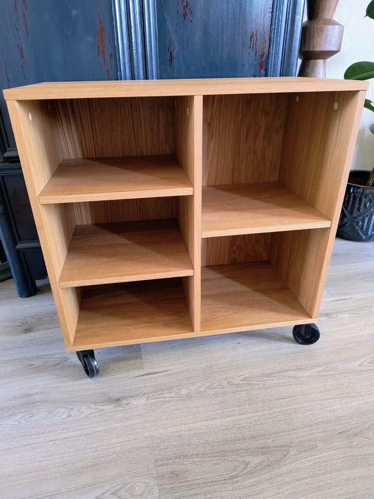 Ikea vakkenkast op wielen, Ophalen