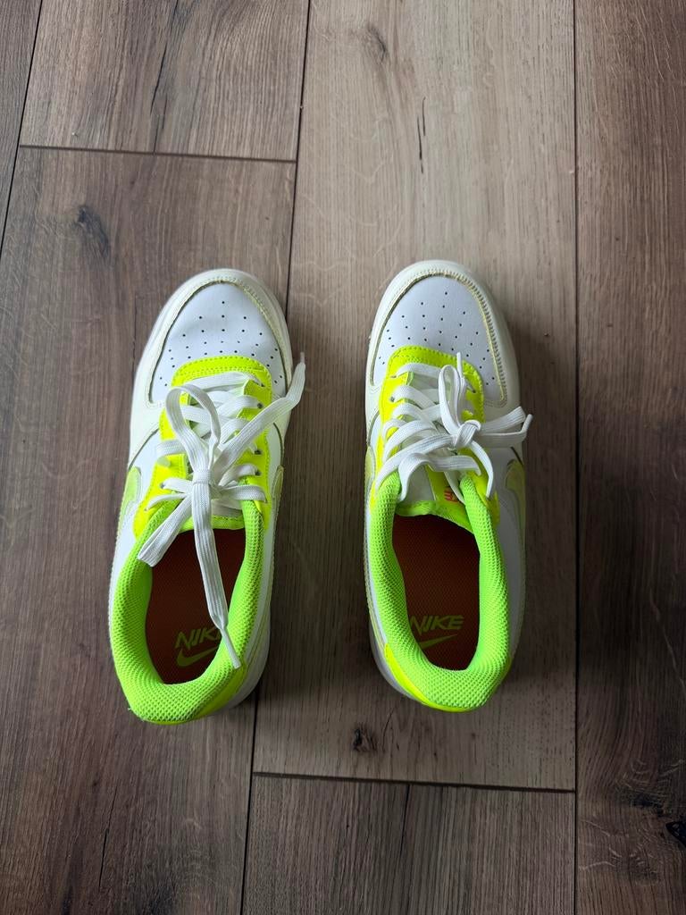 Nike sneakers mt 38,5, Kleding | Dames, Schoenen, Ophalen of Verzenden, Zo goed als nieuw