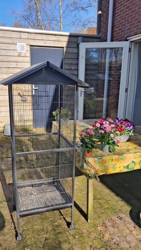 Vogelkooi ., Dieren en Toebehoren, Vogels | Hokken en Kooien, Ophalen, Gebruikt, Metaal, Vogelkooi