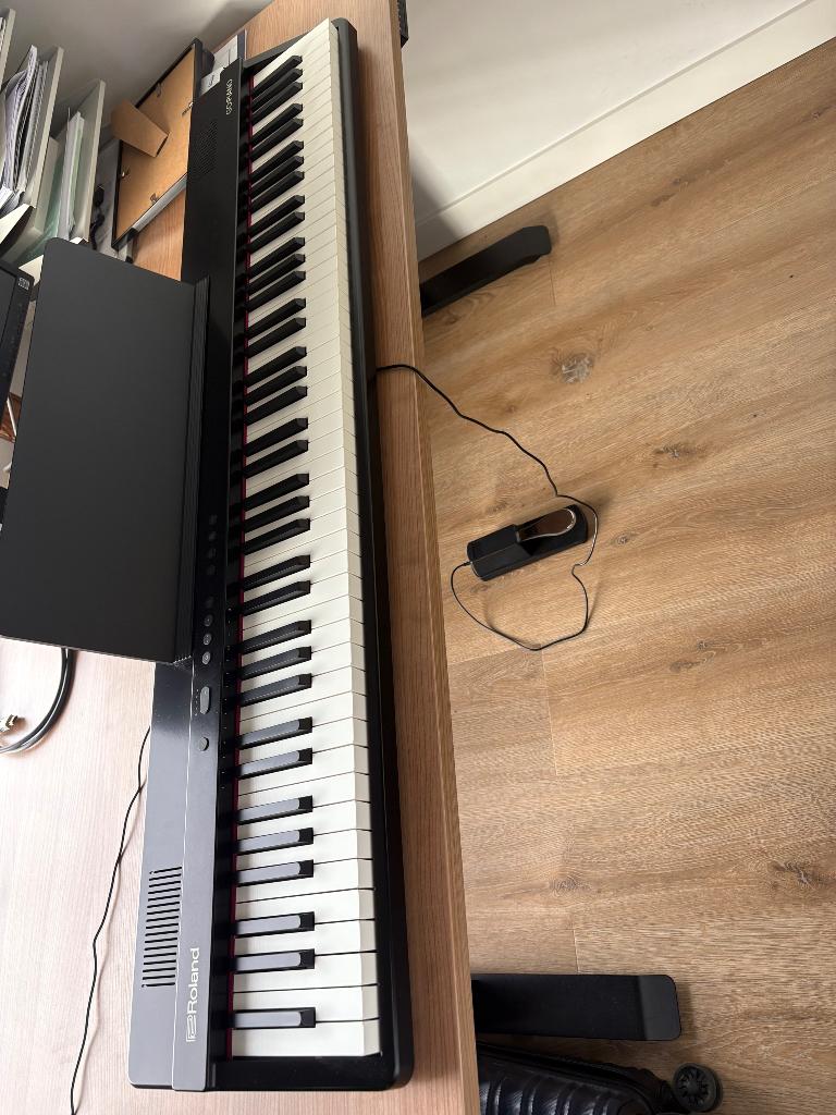 Digitale piano Roland, Muziek en Instrumenten, Piano's, Ophalen, Zwart, Digitaal, Zo goed als nieuw