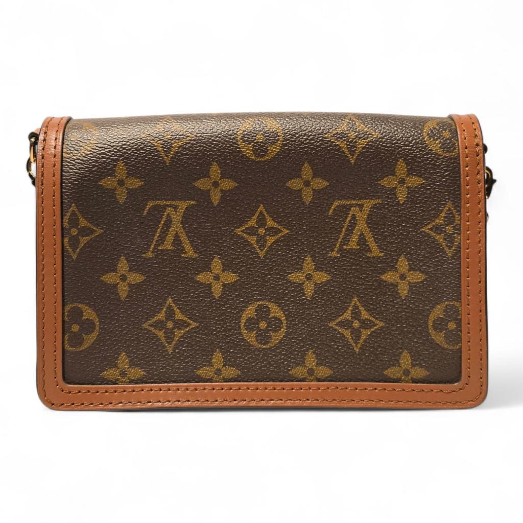 Louis Vuitton M68746 Dauphine Chain Wallet, Louis Vuitton, Gebruikt, Support@louisvuitton.com, 2 Rue du Pont Neuf
75001 Paris
France