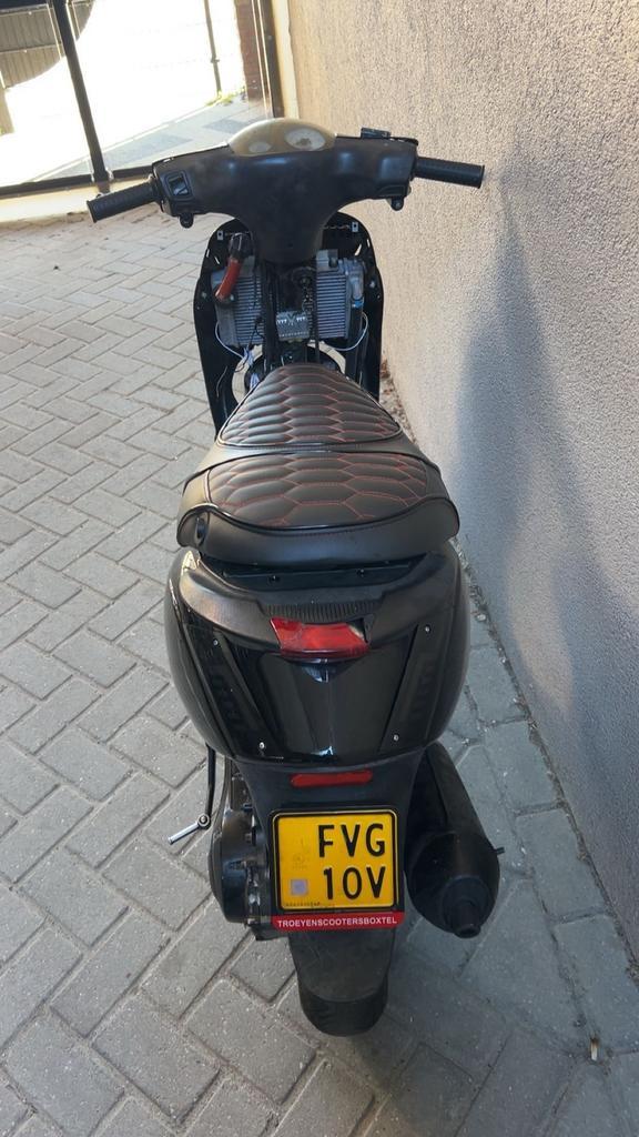 Piaggio zip 125, Fietsen en Brommers, Scooters | Piaggio, Zo goed als nieuw, Zip, Tweetakt, Ophalen