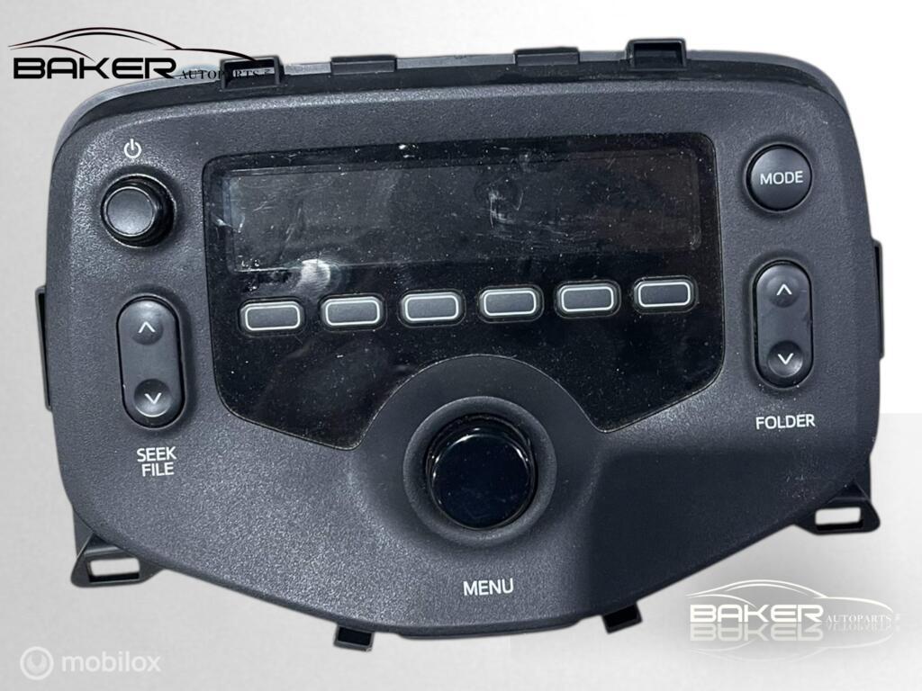 Autoradio Toyota Aygo II C1 108 ('14-'21) 861200H040, Gebruikt, Toyota, Ophalen of Verzenden, Toyota