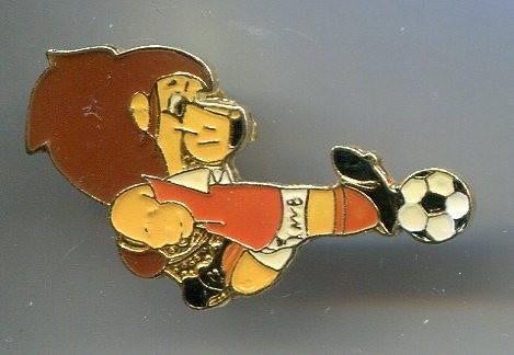 KNVB voetbal leeuw koper PIN ( BLAD3_360 ), Verzamelen, Speldjes, Pins en Buttons, Verzenden, Zo goed als nieuw, Sport, Speldje of Pin