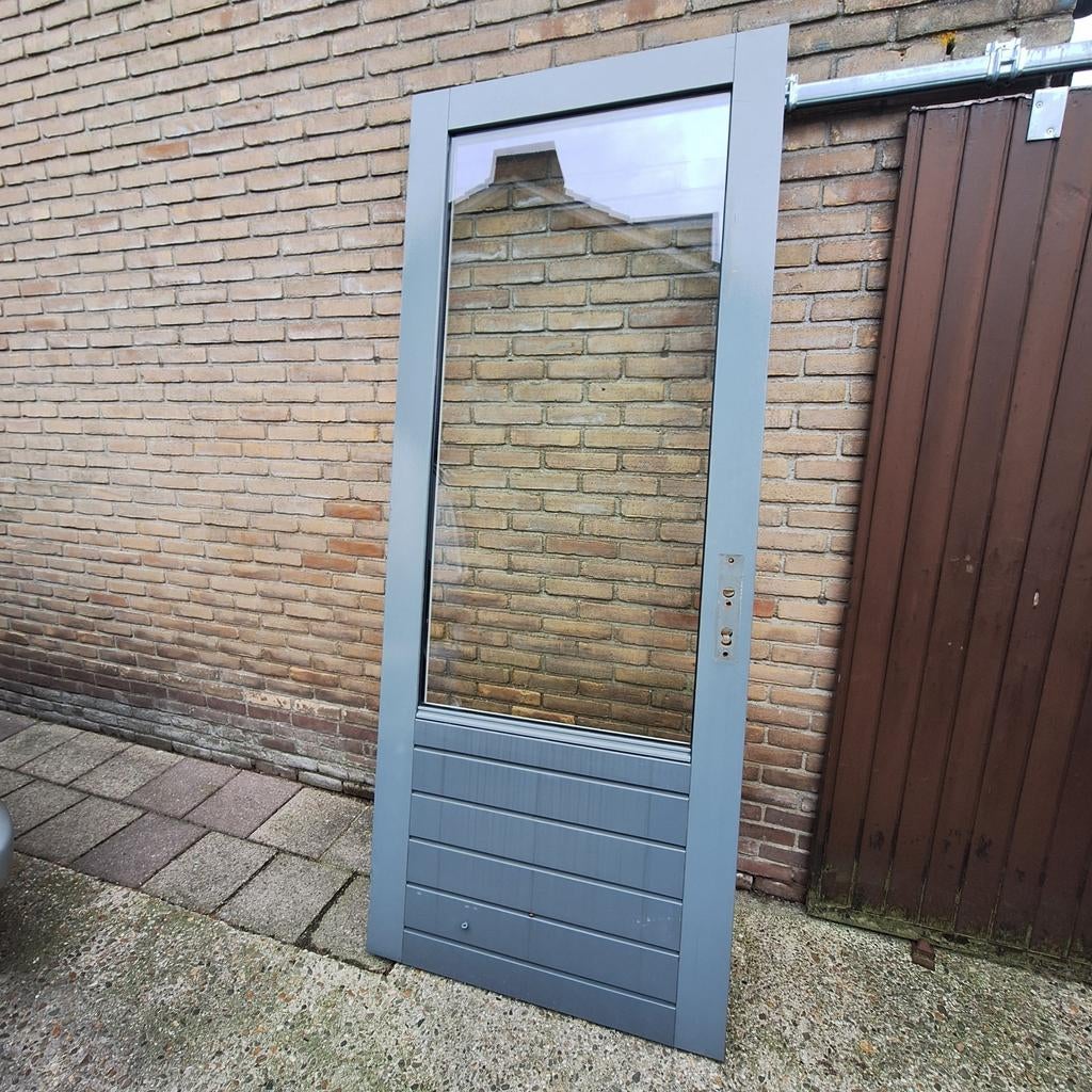 Hardhouten Achterdeur/buitendeur van De Vries kozijnen, Ophalen, 80 tot 100 cm, 215 cm of meer, Hout