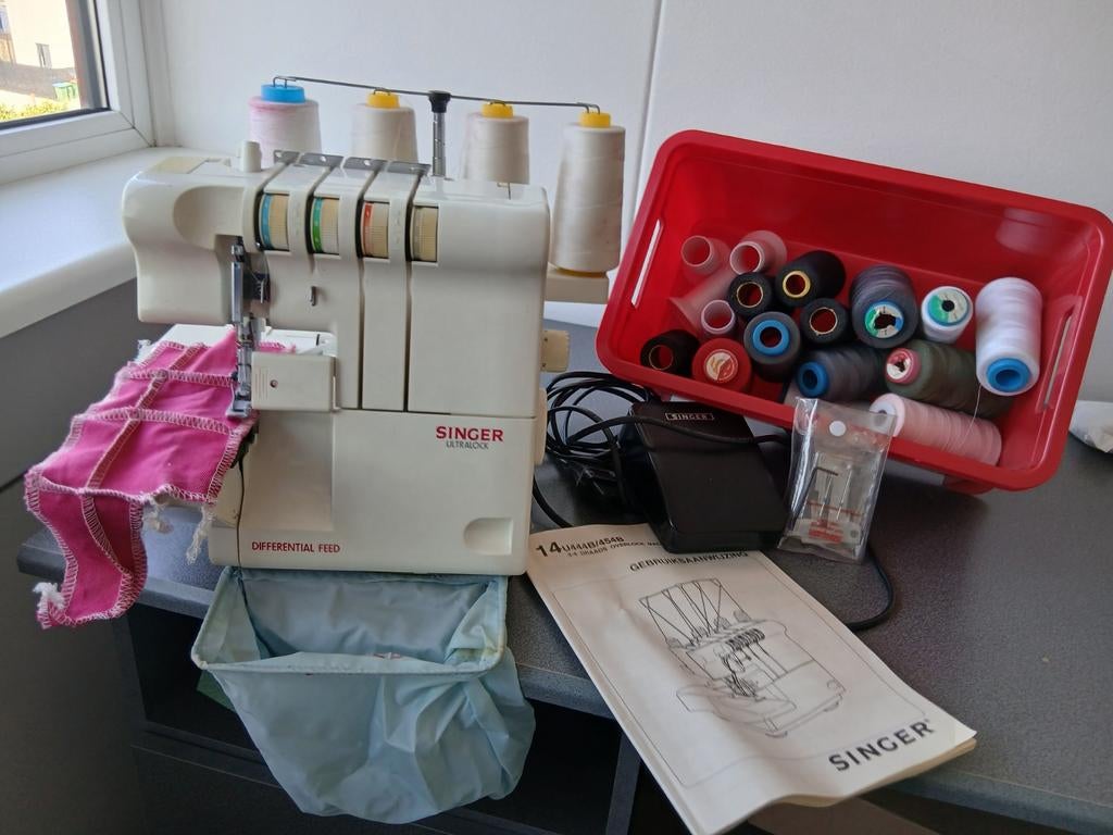 Singer Lockmachine met lockgaren, Ophalen, Gebruikt, Lockmachine, Singer