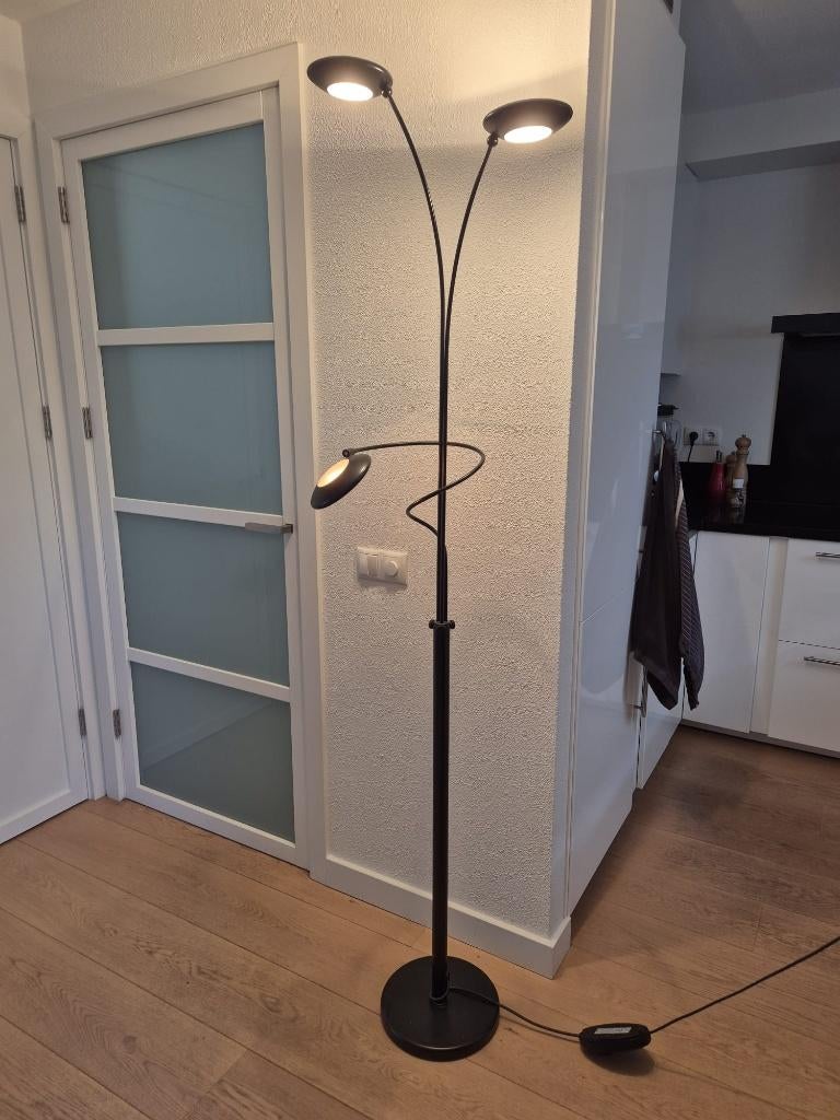 Staande lamp, Ophalen, Gebruikt, Metaal, Modern