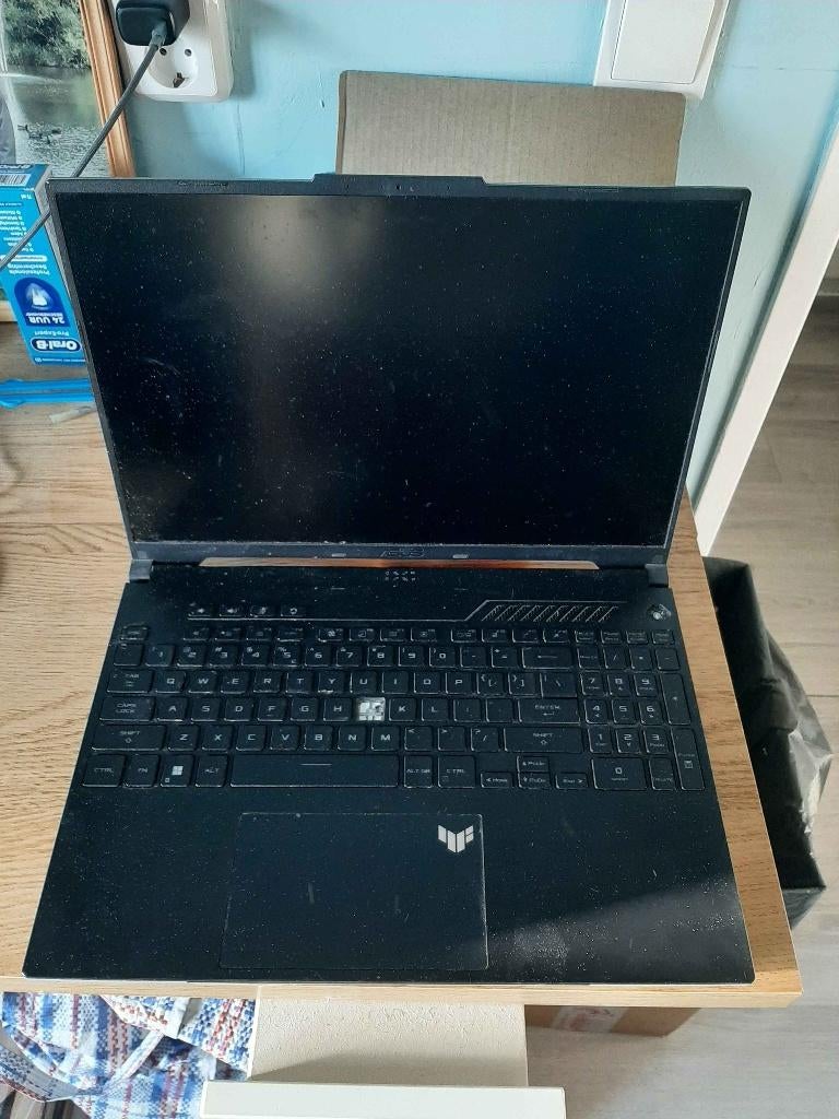 ASUS TUF Gaming A16 RX 7600S — Defect / Voor Onderdelen, Met videokaart, Asus, Qwerty, AMD Ryzen 7735HS
