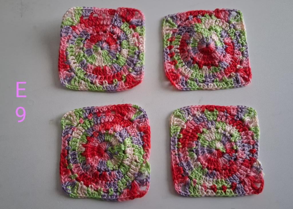 E9. 4 gehaakte onderzetters lila gemêleerd., Hobby en Vrije tijd, Breien en Haken, Ophalen of Verzenden, Nieuw, Haken, Overige typen