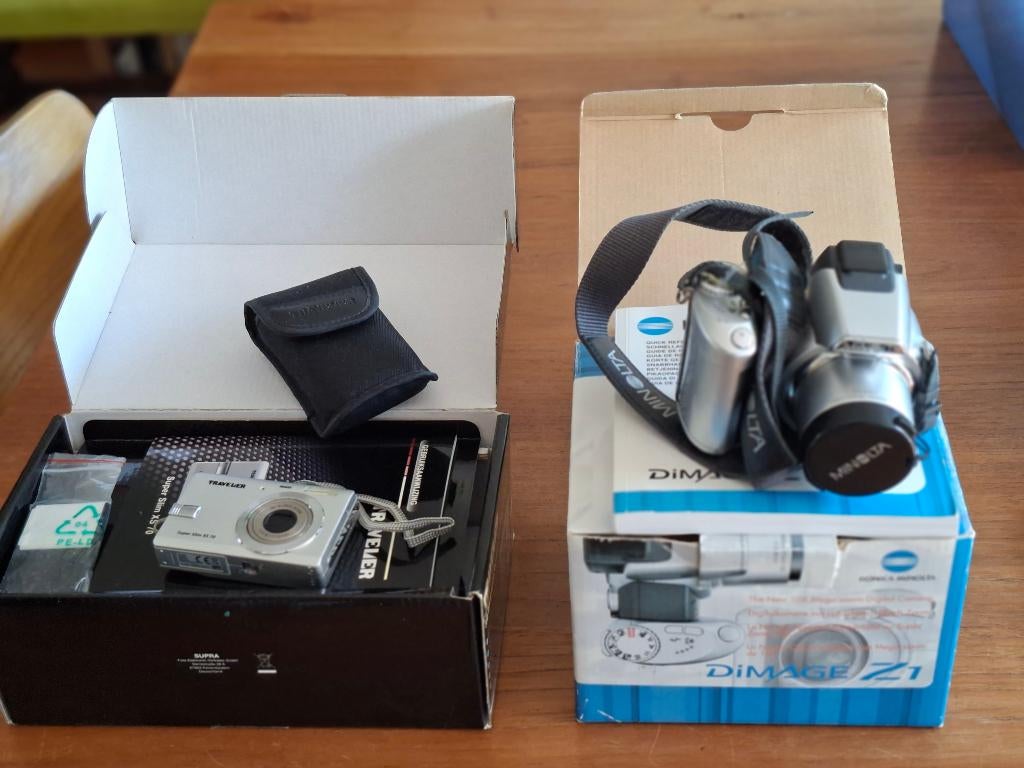 Twee oude digitale cameraatjes, Audio, Tv en Foto, Fotocamera's Digitaal, Ophalen, Gebruikt, Konica, Compact