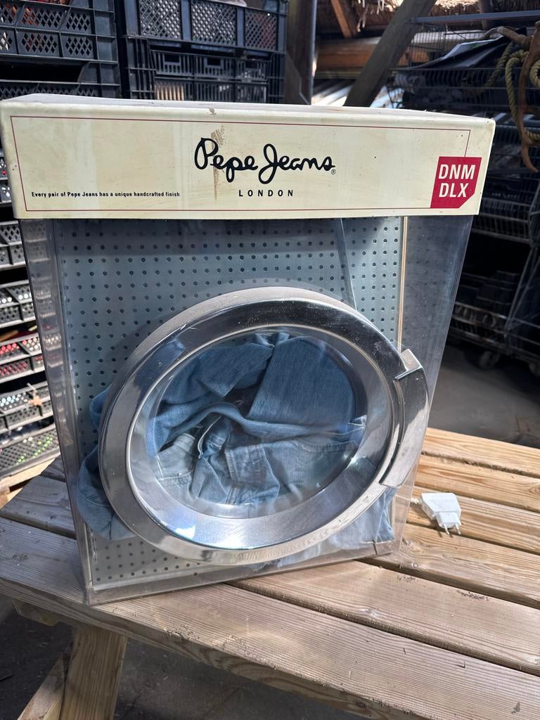 Pepe Jeans London Display met Jeans - Uniek Decorstuk, Ophalen, Zo goed als nieuw, Blauw