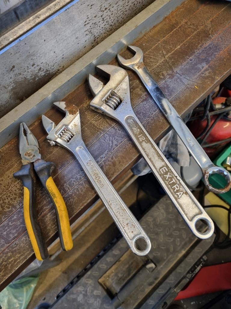 Gereedschap set: Verstelbare moersleutels en combinatietang, Doe-het-zelf en Verbouw, Gereedschap | Handgereedschap, Ophalen of Verzenden