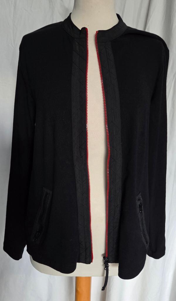 Zgn, dames zwart vest met rode rits, mt 42-44, even meten, Kleding | Dames, Truien en Vesten, Zo goed als nieuw, Maat 42/44 (L)