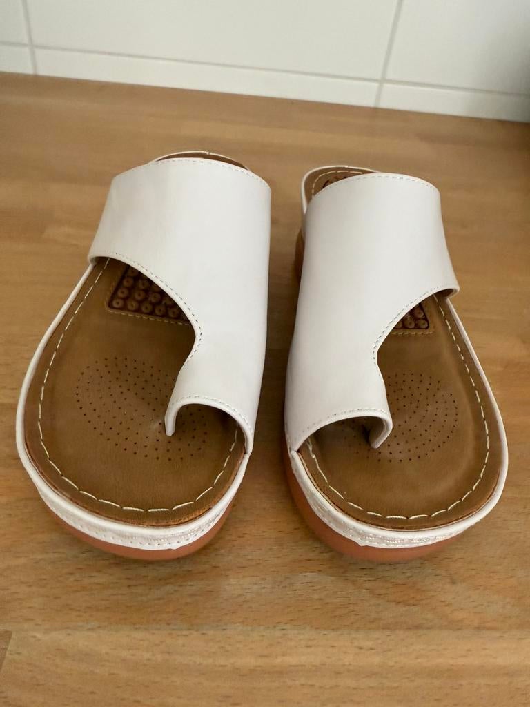 Slippers Wit maat 35, Slippers, Wit, Ophalen of Verzenden, Zo goed als nieuw